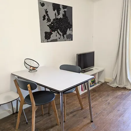 Au Marron Apartamento Seissan
